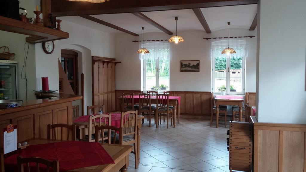Pension U Milana Двур-Кралове-над-Лабем Экстерьер фото